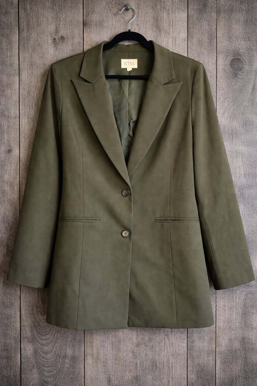 BIBI Olive Green Oversized Longline Notch Lapel Blazer - Picture 2 of 5